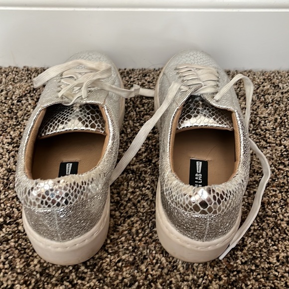Lord and Taylor Design Lab Silver Sparkled Shoes - Picture 3 of 5